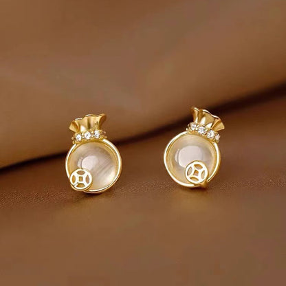 Kaunis Korvarengas ainutlaatuisella tyylillä