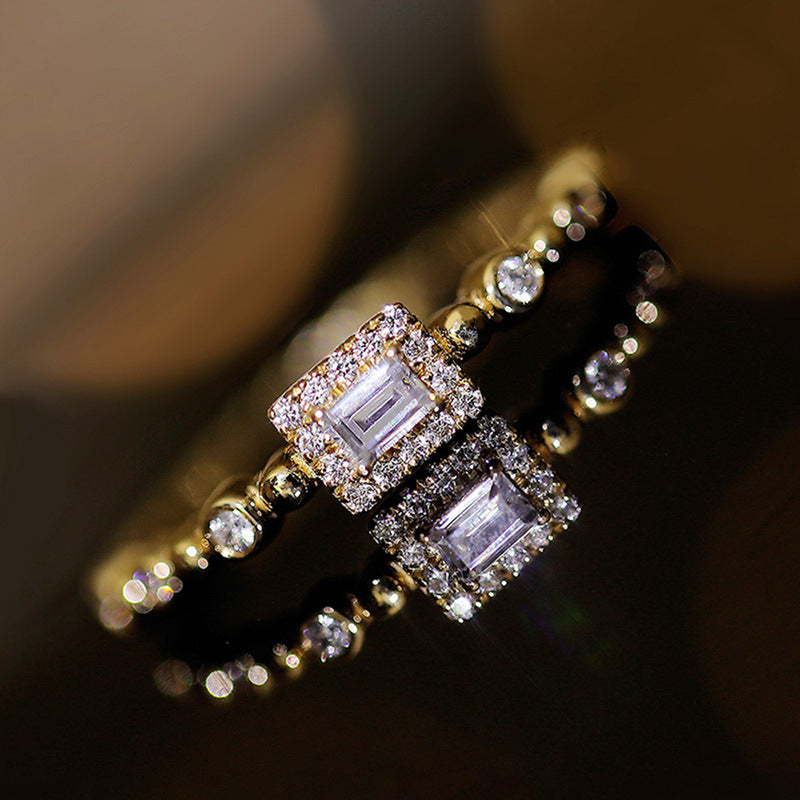 Klassinen Sormus ajattomalla viehätyksellä