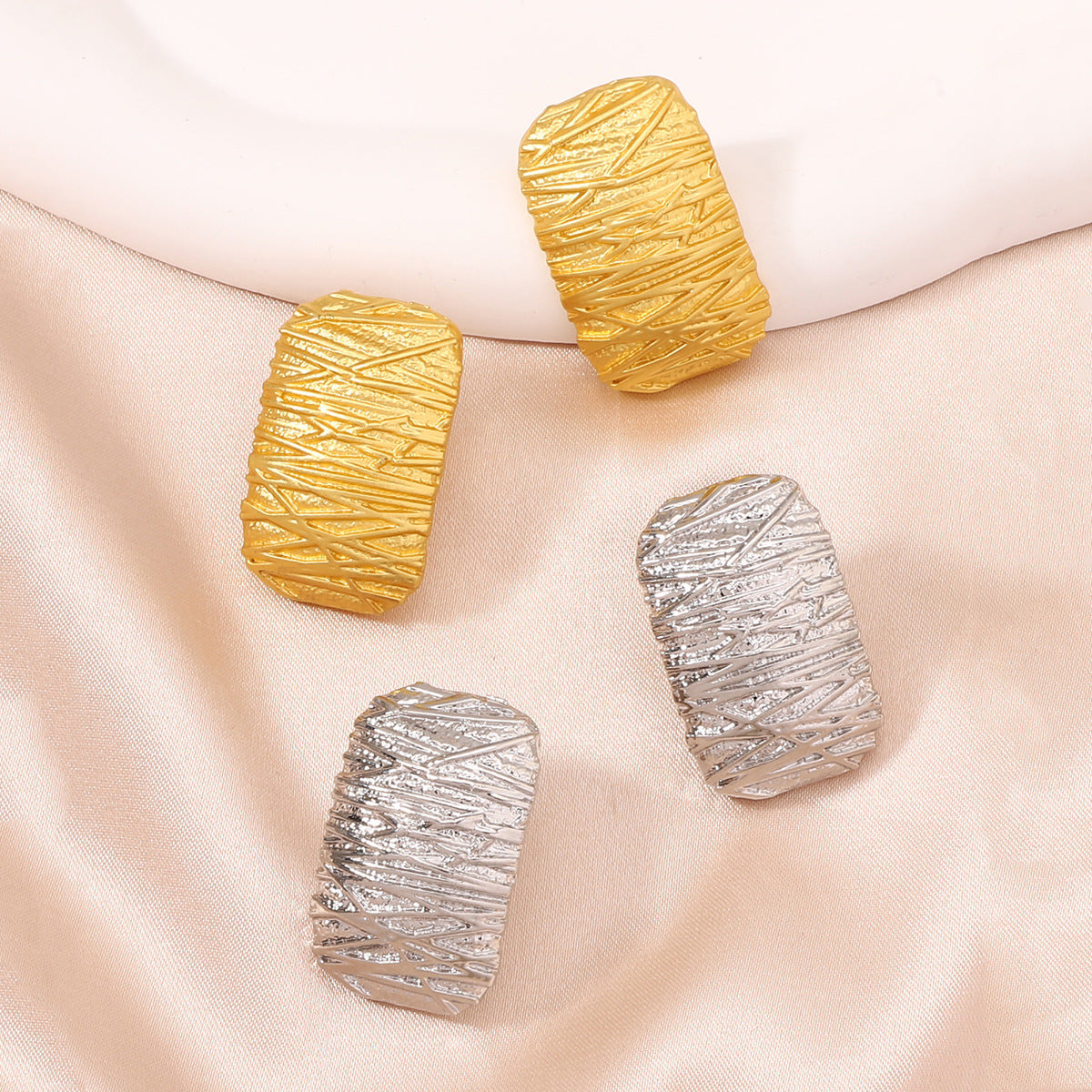 Elegantti Korvarengas jokaiseen tilaisuuteen