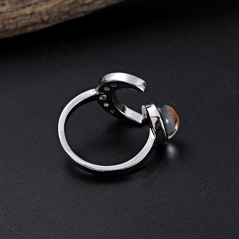 Romanttinen Kulta Sormus erityisiin hetkiin