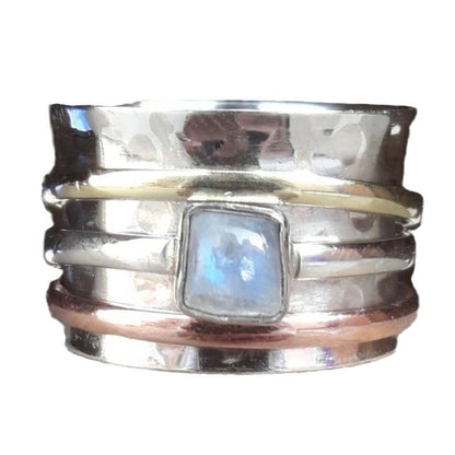 Kaunis Sormus ainutlaatuisella tyylillä