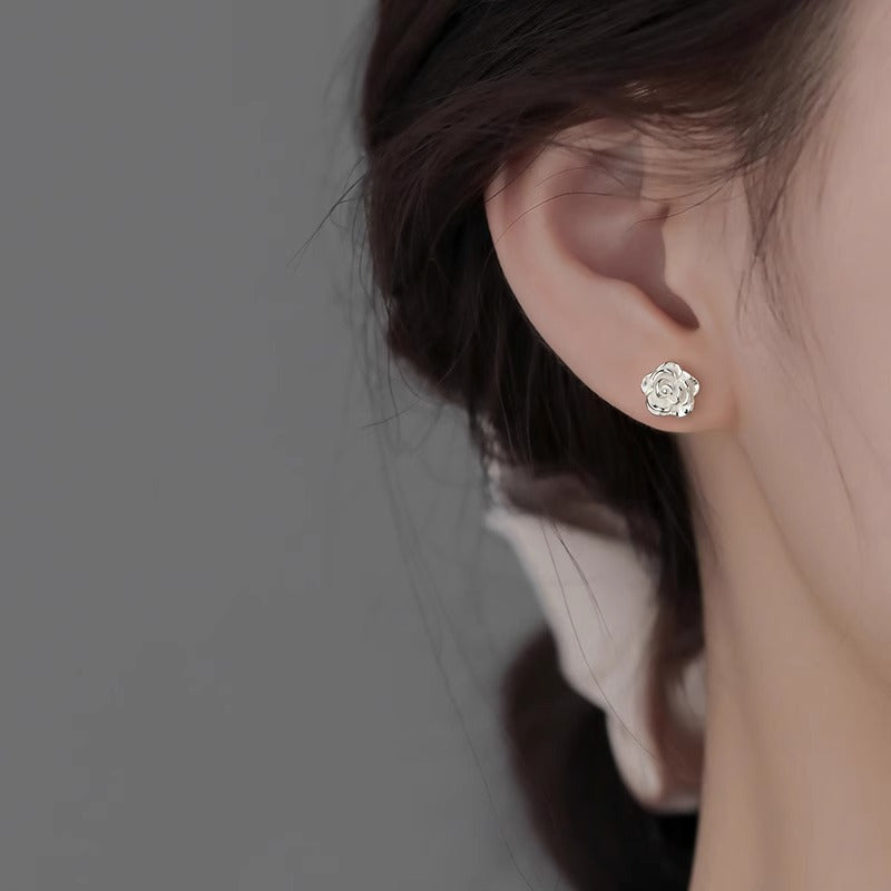 Kaunis Korvarengas ainutlaatuisella tyylillä