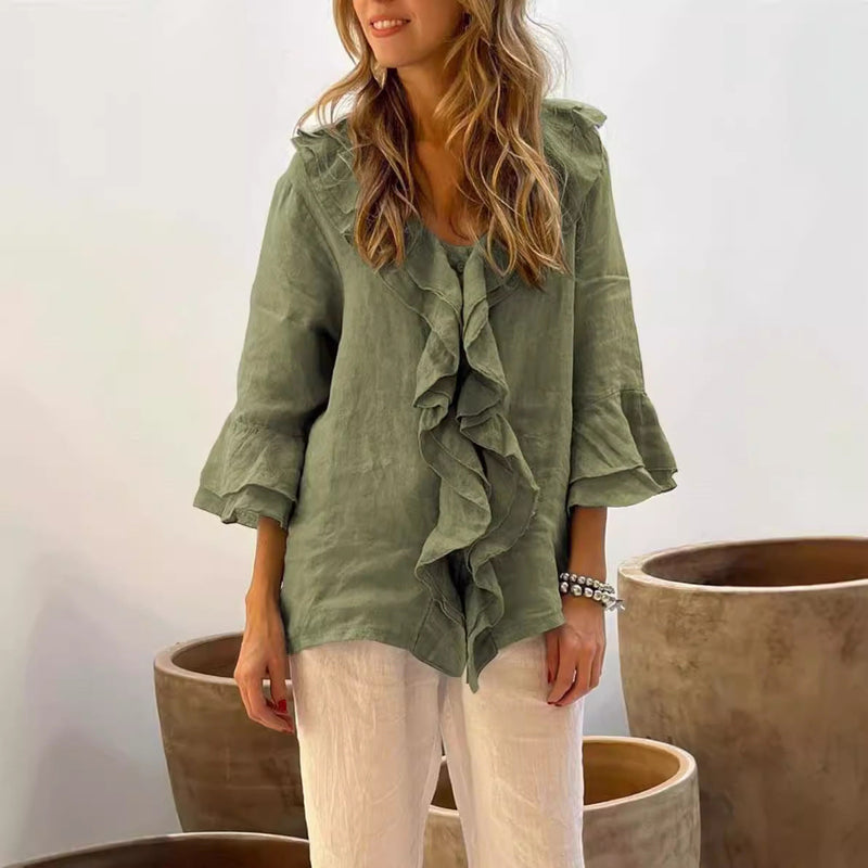 Effortlessly Elegant Blouse with a Timeless Design