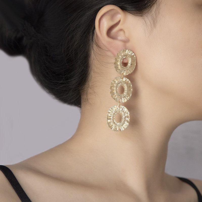 Klassinen Korvarengas ajattomalla viehätyksellä