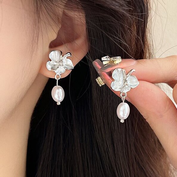 Elegantti Helmi Korvarengas jokaiseen tilaisuuteen