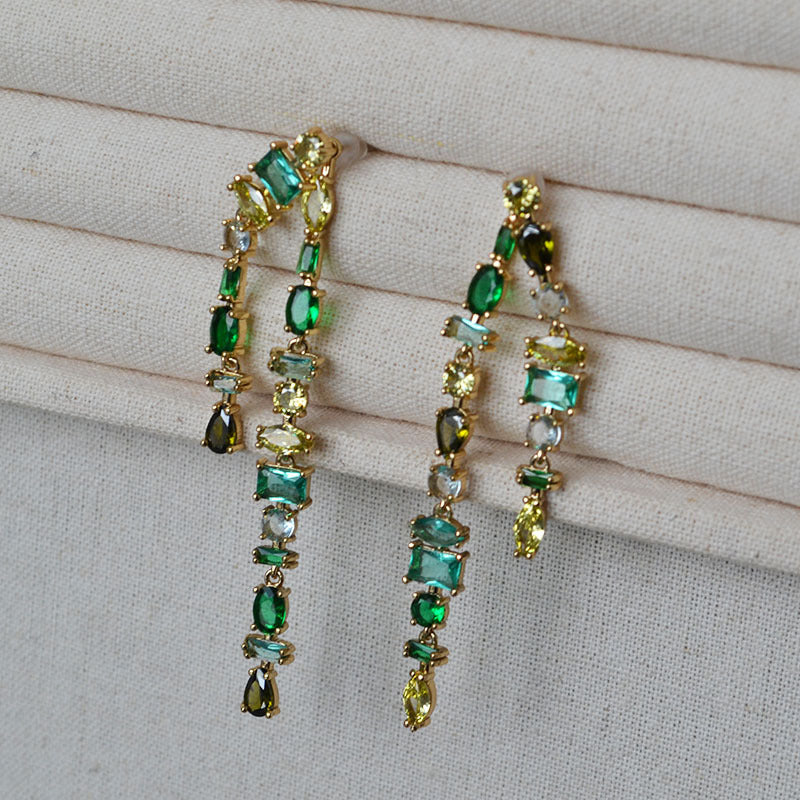 Klassinen Hopea Korvarengas ajattomalla viehätyksellä