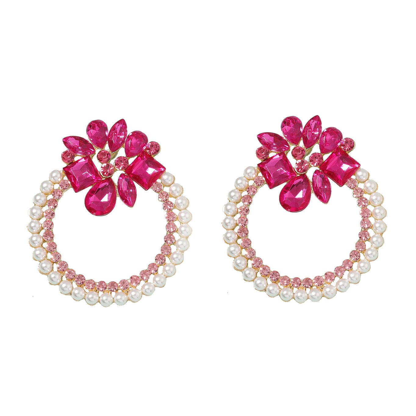 Hurmaava Helmi Korvarengas jokaiseen tilaisuuteen