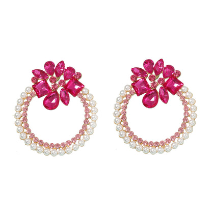 Hurmaava Helmi Korvarengas jokaiseen tilaisuuteen