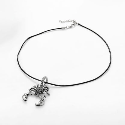 Käsintehty vintage Kaulakoru