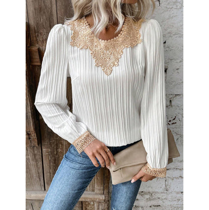 Effortlessly Elegant Blouse with a Timeless Design