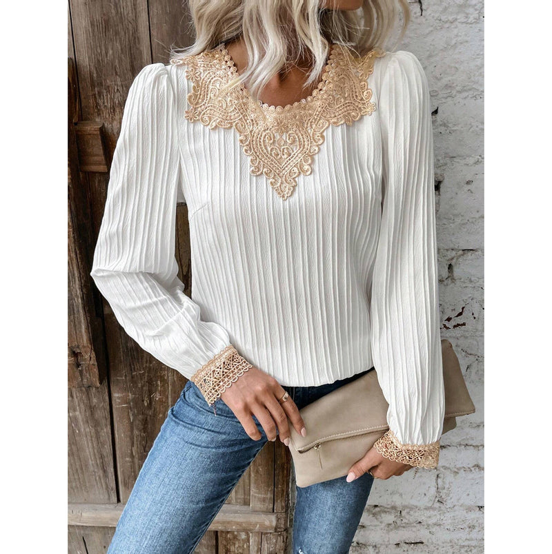 Effortlessly Elegant Blouse with a Timeless Design
