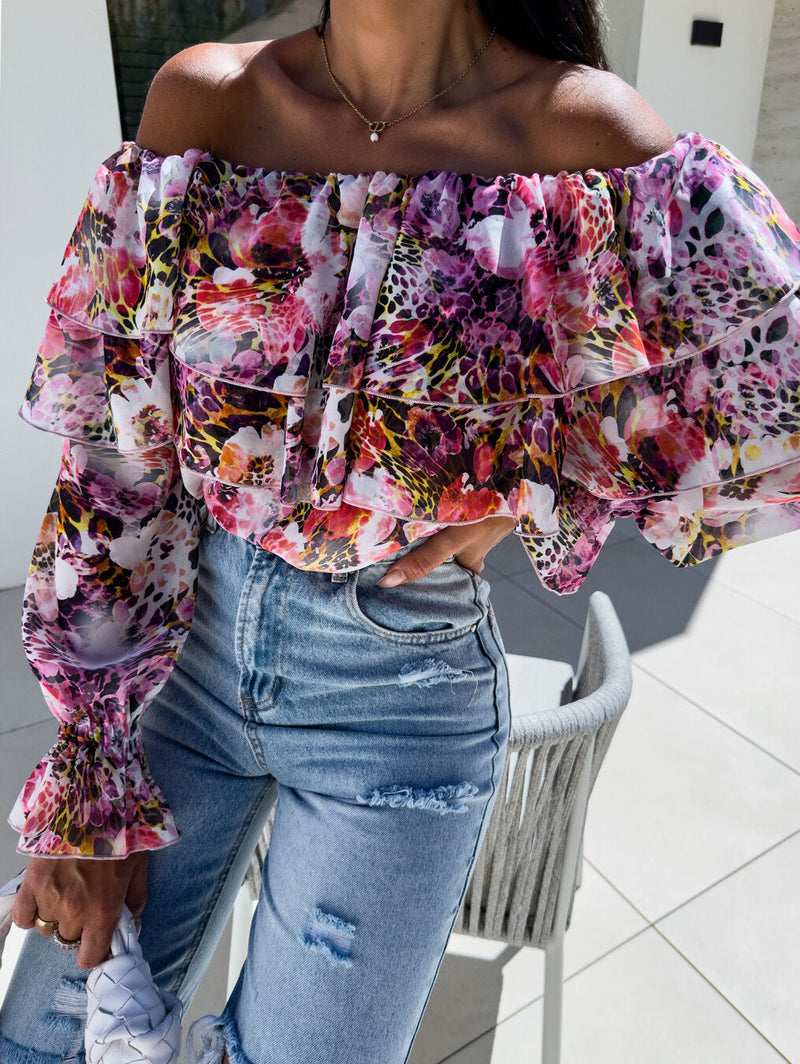Classic Vintage Blouse with a Flattering Fit