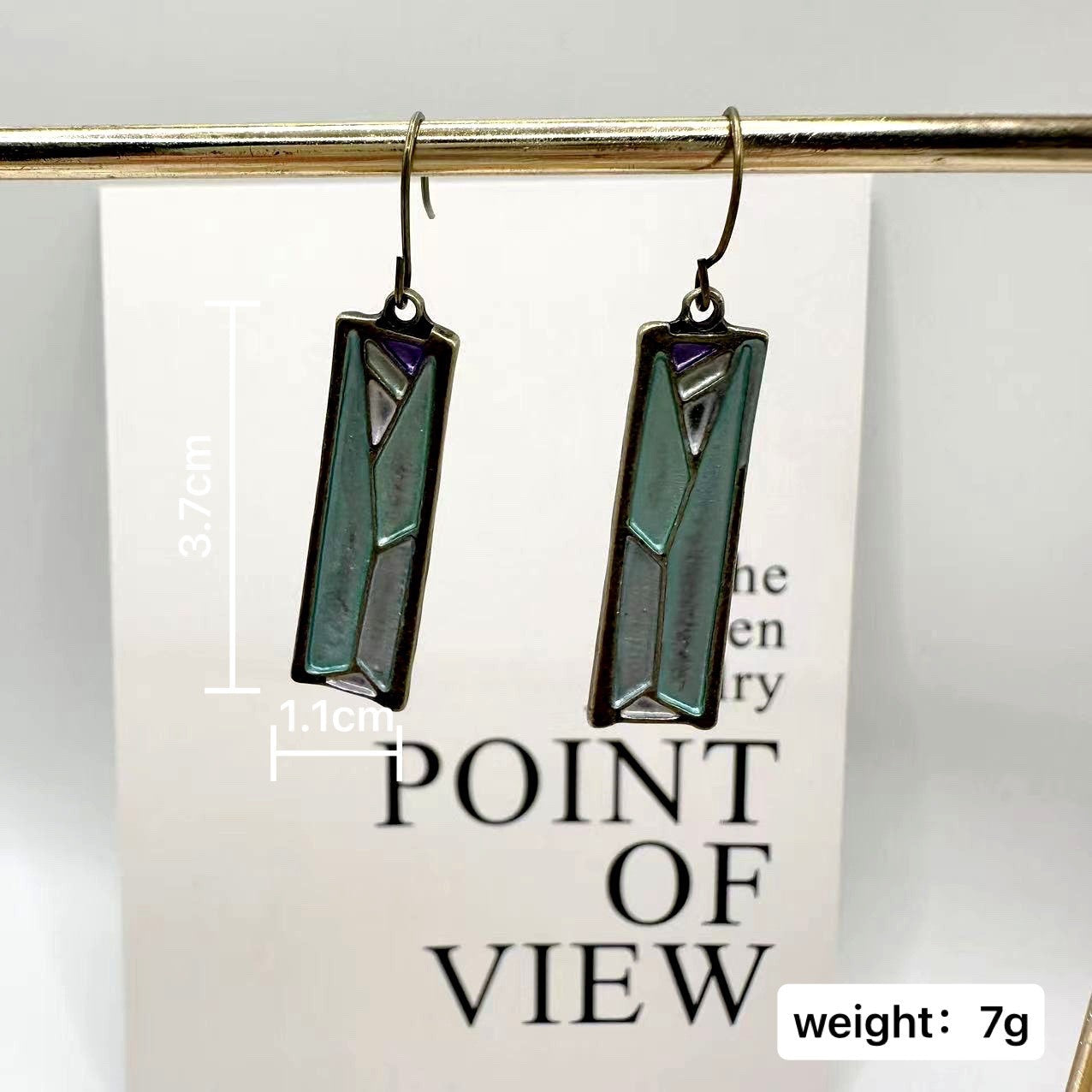 Klassinen Sormus ajattomalla viehätyksellä