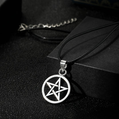 Klassinen Kaulakoru ajattomalla viehätyksellä