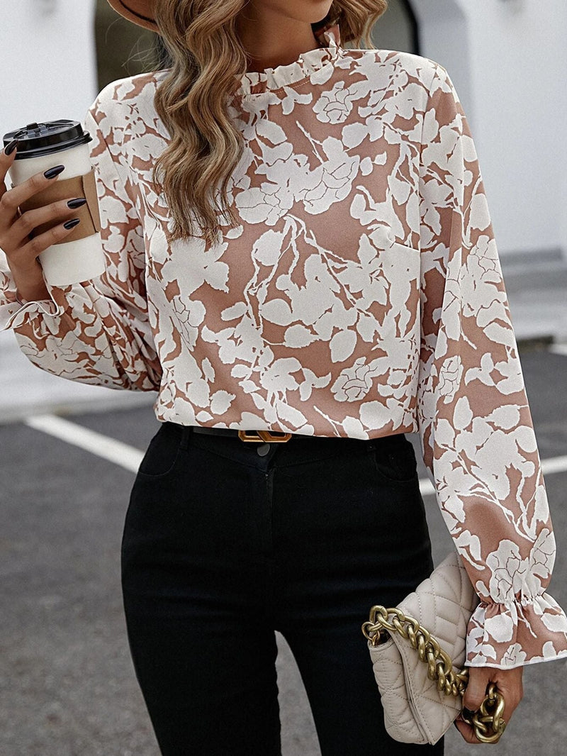 Classic Vintage Blouse with a Flattering Fit