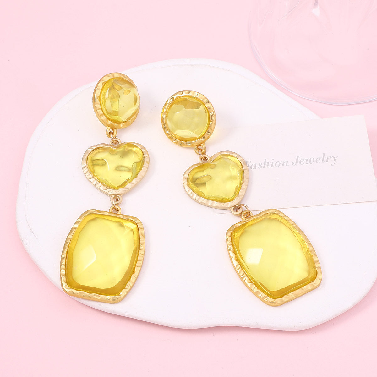 Hurmaava Korvarengas jokaiseen tilaisuuteen