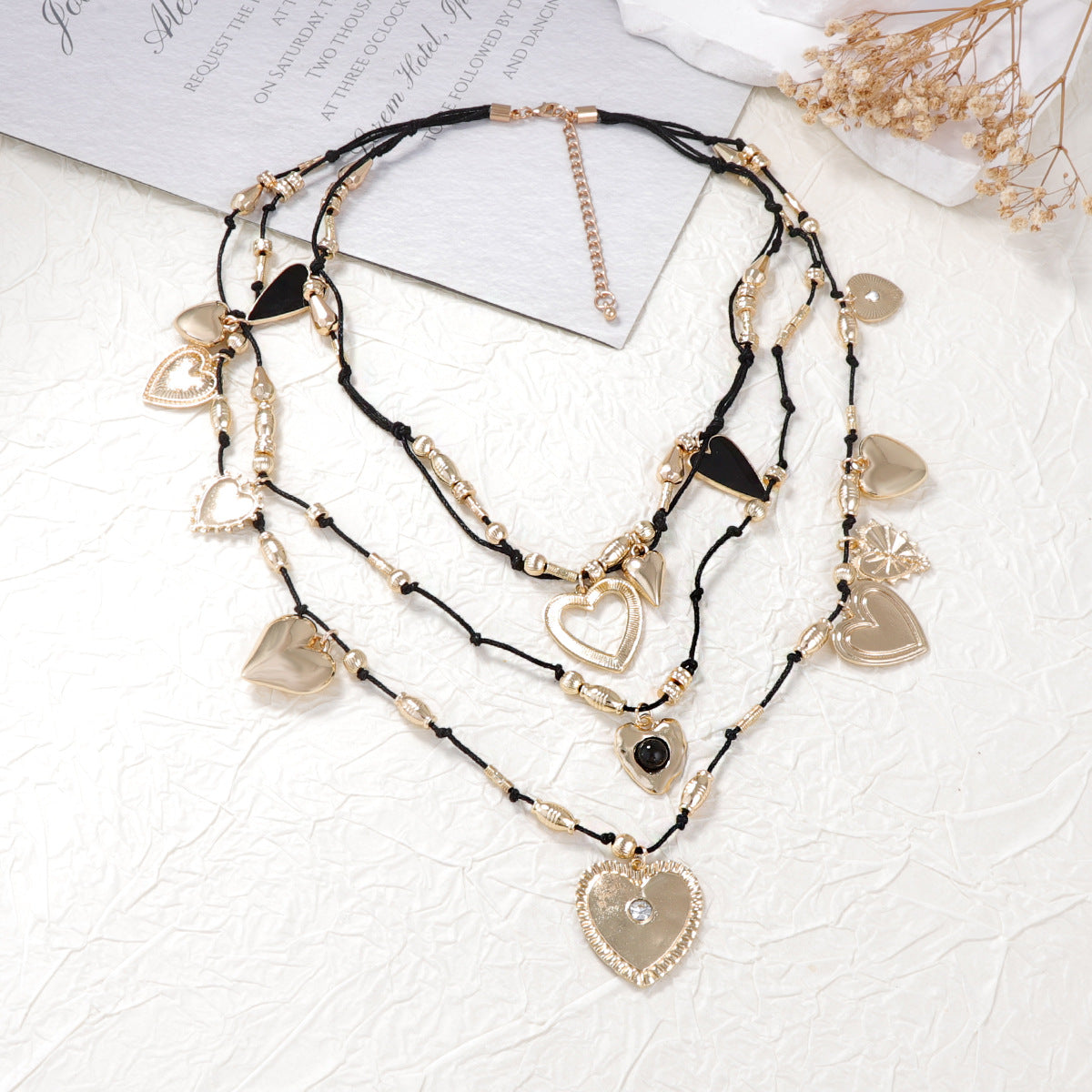 Käsintehty vintage Kaulakoru