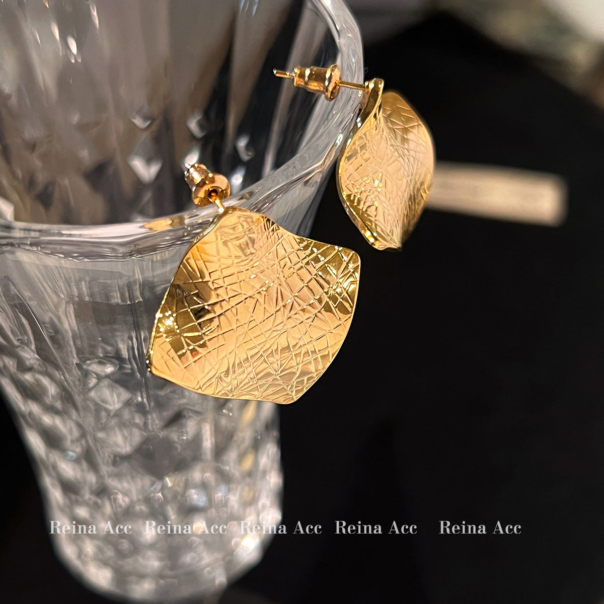 Herkkä käsityö Korvarengas