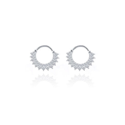 Kaunis Korvarengas ainutlaatuisella tyylillä