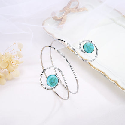 Klassinen Rannekoru ajattomalla viehätyksellä