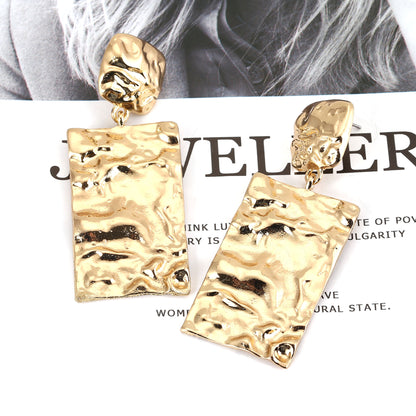 Kaunis Kulta Korvarengas ainutlaatuisella tyylillä