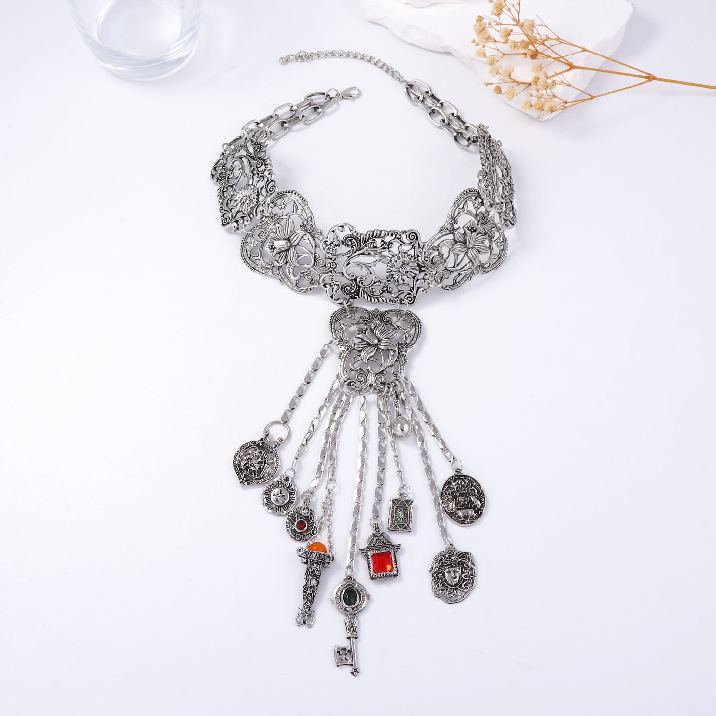 Hurmaava Hopea Kaulakoru jokaiseen tilaisuuteen