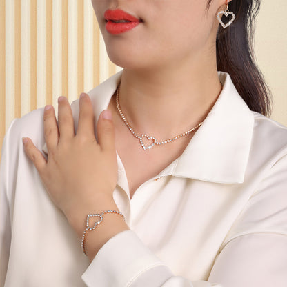 Hurmaava Kaulakoru jokaiseen tilaisuuteen