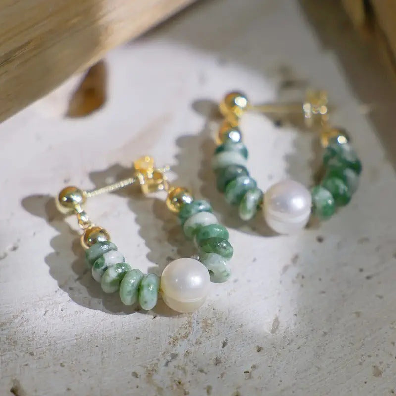 Klassinen Sormus ajattomalla viehätyksellä