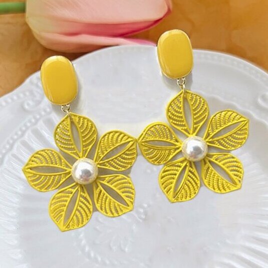 Hurmaava Korvarengas jokaiseen tilaisuuteen