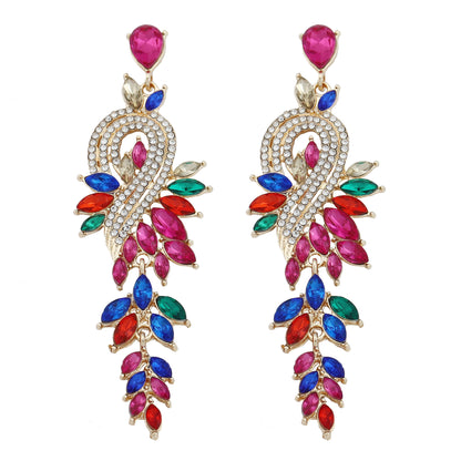 Kaunis Korvarengas ainutlaatuisella tyylillä