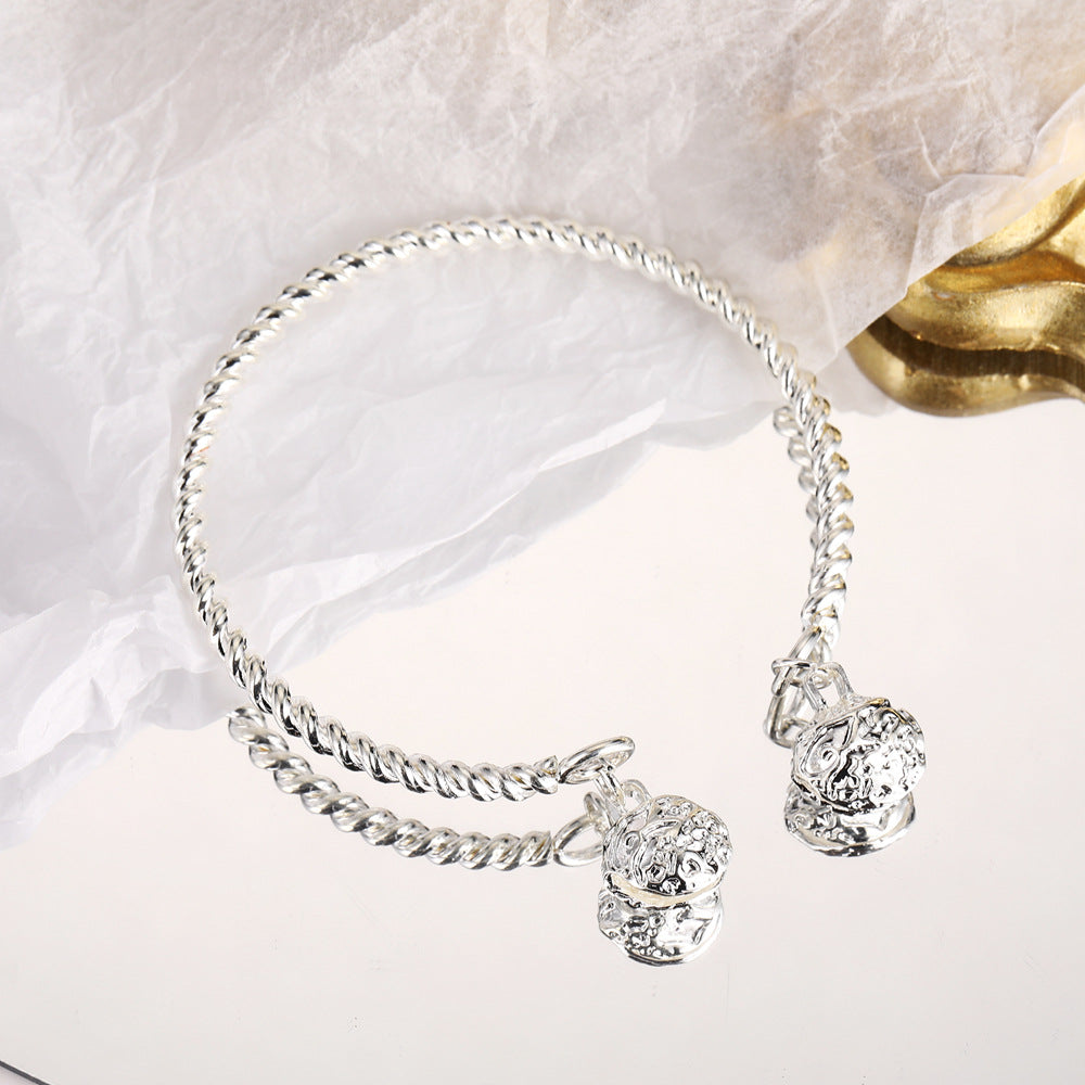 Kaunis Rannekoru ainutlaatuisella tyylillä