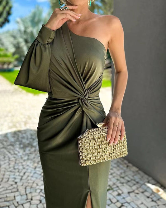 Sophisticated Dress with a Clean Classic Look