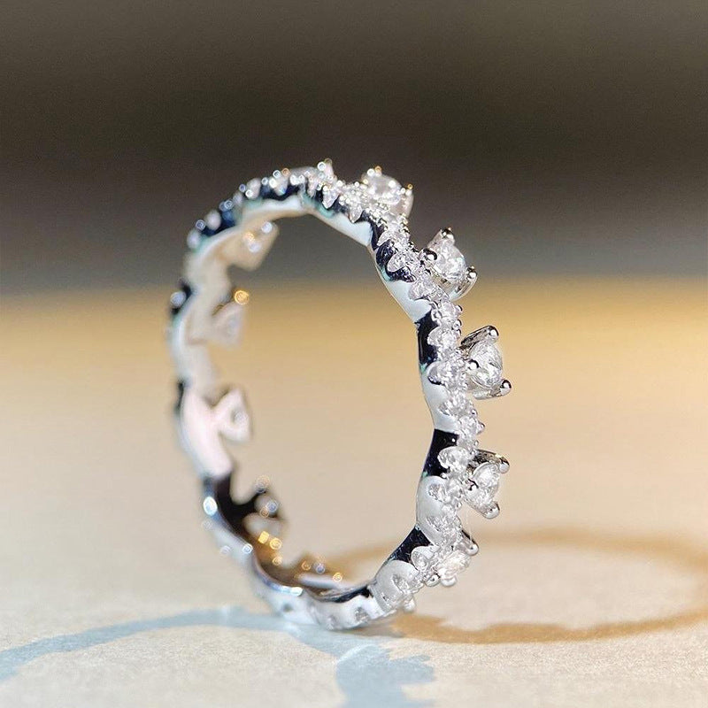 Kaunis Sormus ainutlaatuisella tyylillä