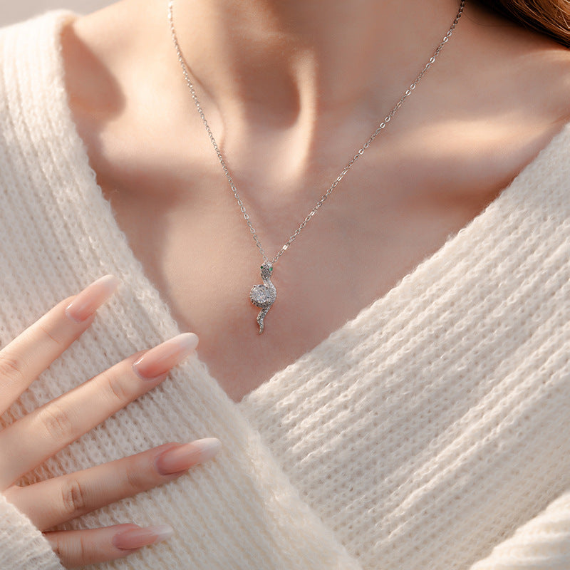 Herkkä käsityö Kaulakoru