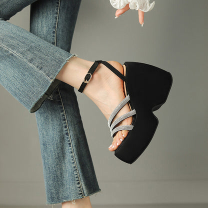 Sulavalinaiset Ortopediset Sandaalit Moderniin Tyyliin