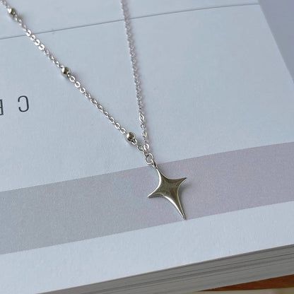 Käsintehty vintage Kaulakoru