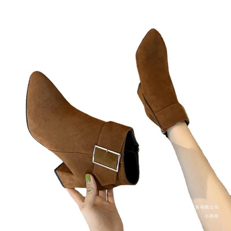 Klassiset Ortopediset Saappaat Ajattomalla Tyylillä