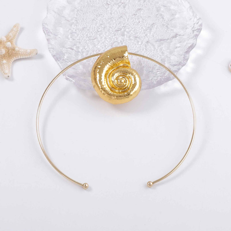 Klassinen Riipus ajattomalla viehätyksellä