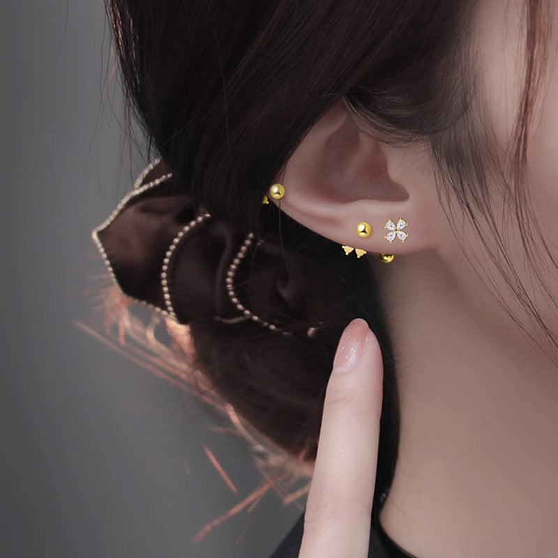 Kaunis Korvarengas ainutlaatuisella tyylillä