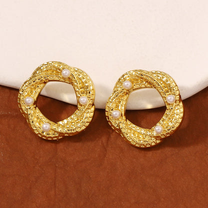 Klassinen Korvarengas ajattomalla viehätyksellä