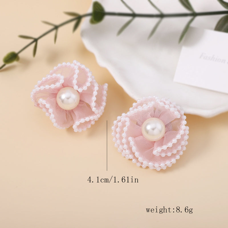 Hurmaava Helmi Korvarengas jokaiseen tilaisuuteen