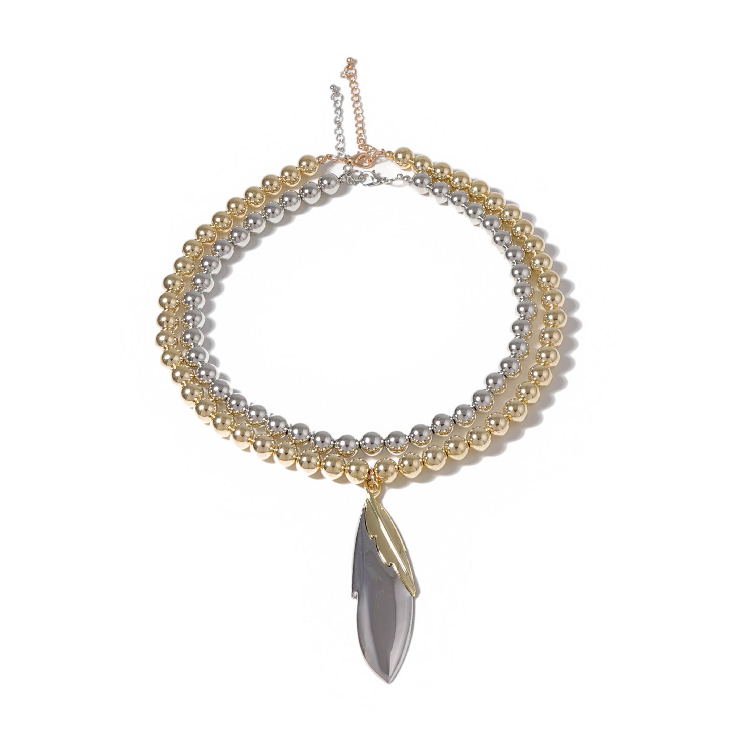 Klassinen Kaulakoru ajattomalla viehätyksellä