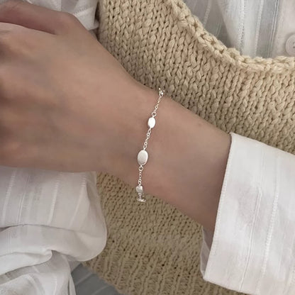 Klassinen Rannekoru ajattomalla viehätyksellä