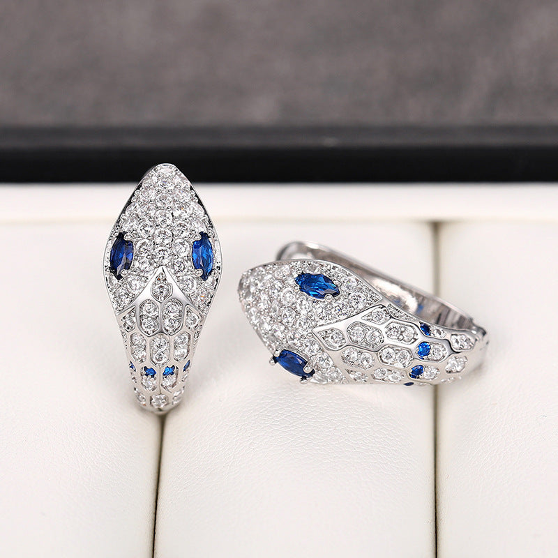 Hurmaava Korvarengas jokaiseen tilaisuuteen