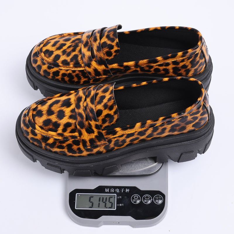 Sulavalinaiset Ortopediset Kengät Moderniin Tyyliin