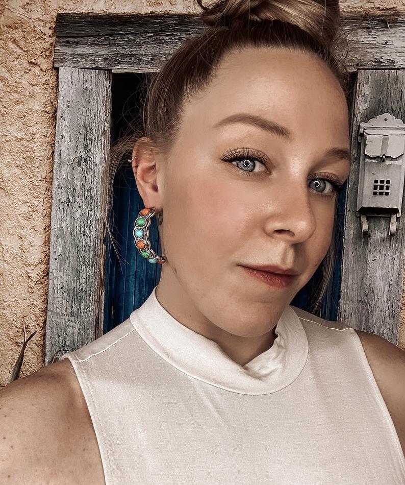 Klassinen Sormus ajattomalla viehätyksellä