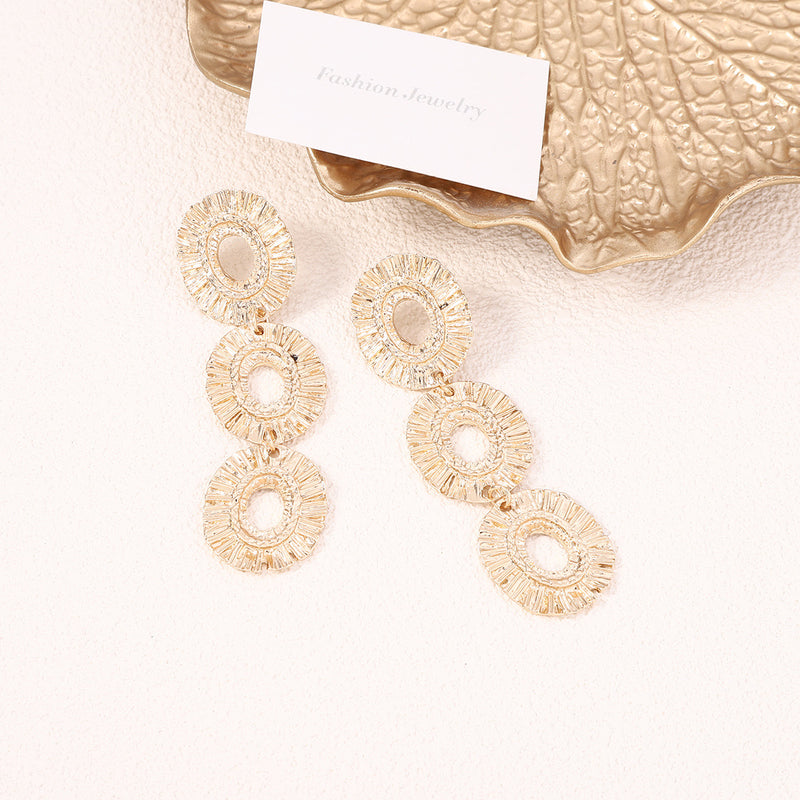 Klassinen Korvarengas ajattomalla viehätyksellä