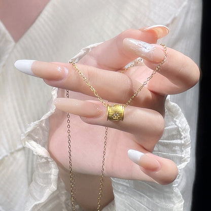 Elegantti Koru jokaiseen tilaisuuteen