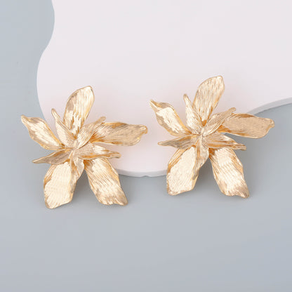 Klassinen Korvarengas ajattomalla viehätyksellä