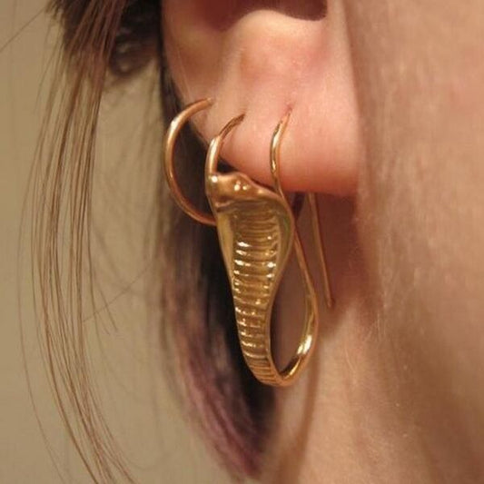 Klassinen Korvarengas ajattomalla viehätyksellä